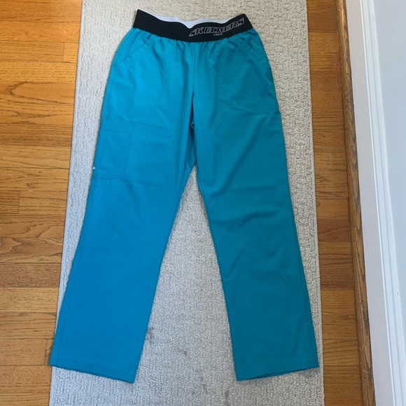 Skechers Pants - SKECHERS Scrubs 🐳